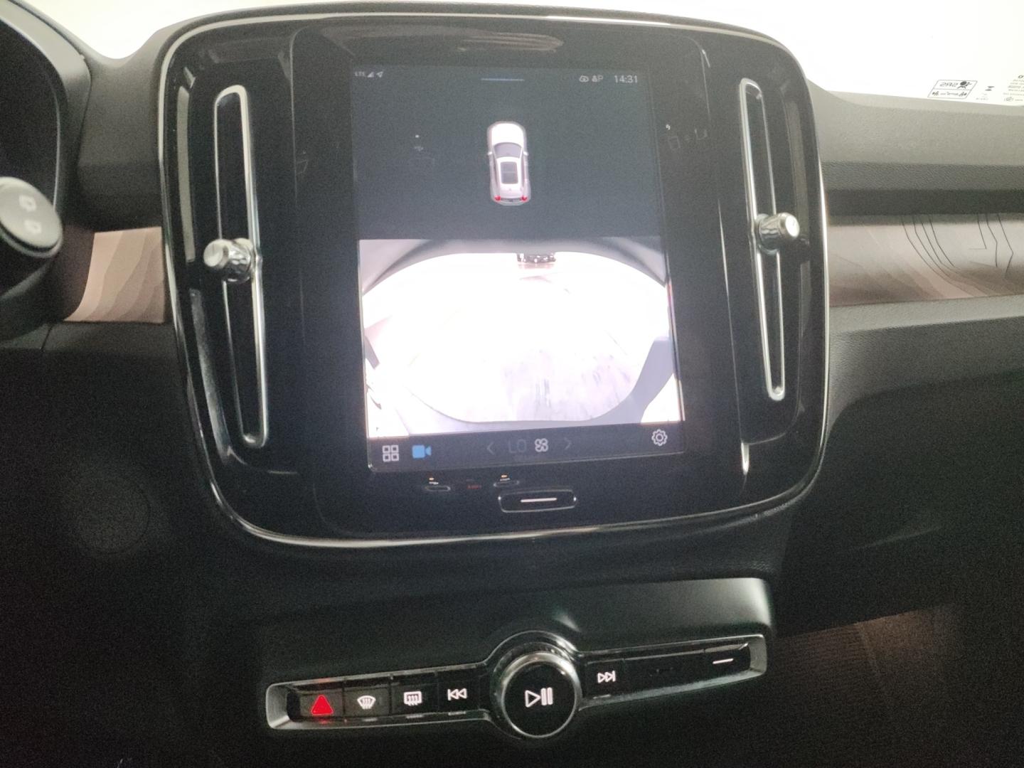 Volvo EX40