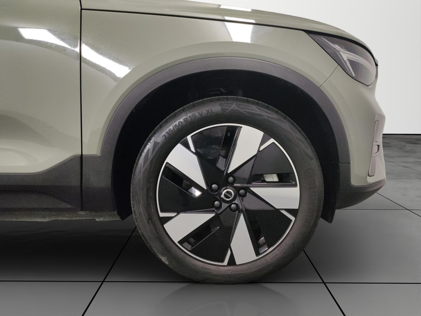 Volvo EX40
