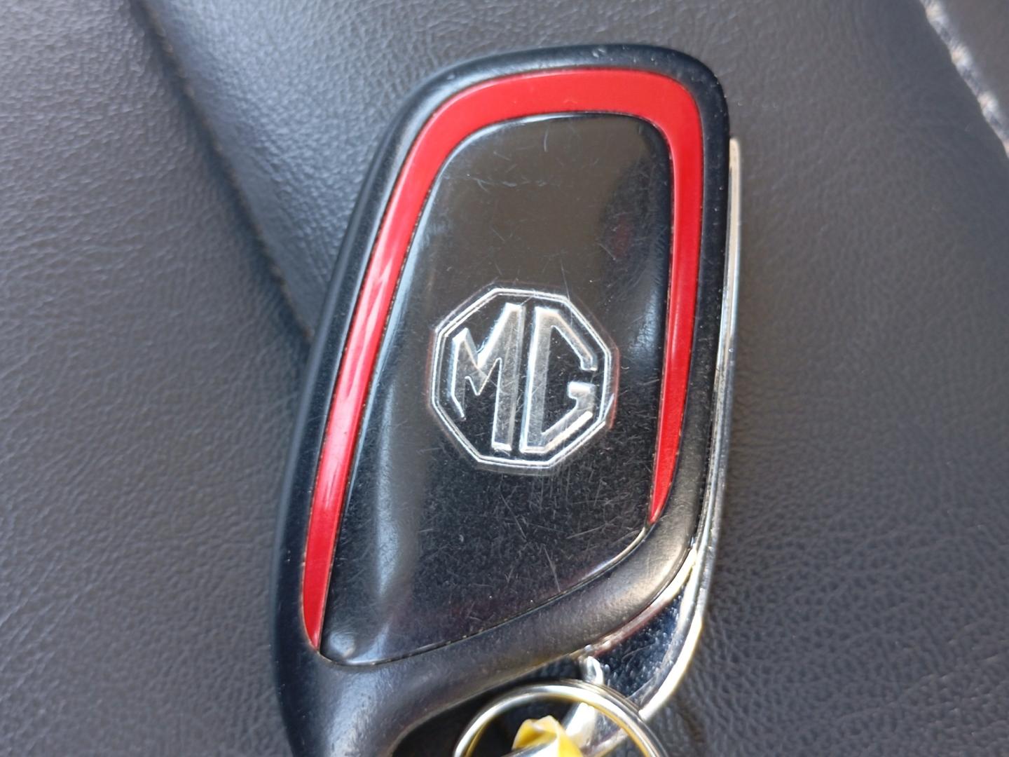MG ZS