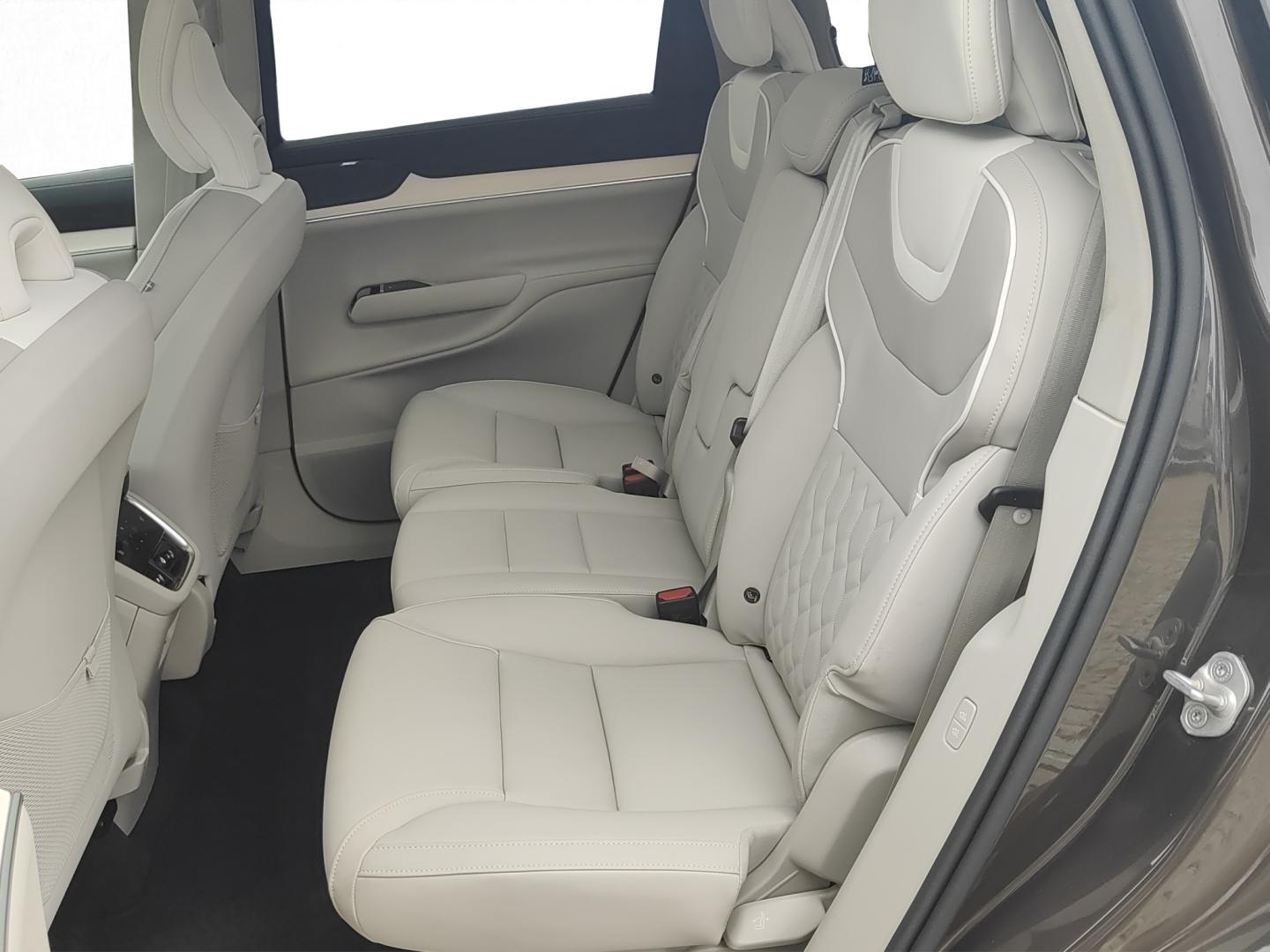 Volvo EX90