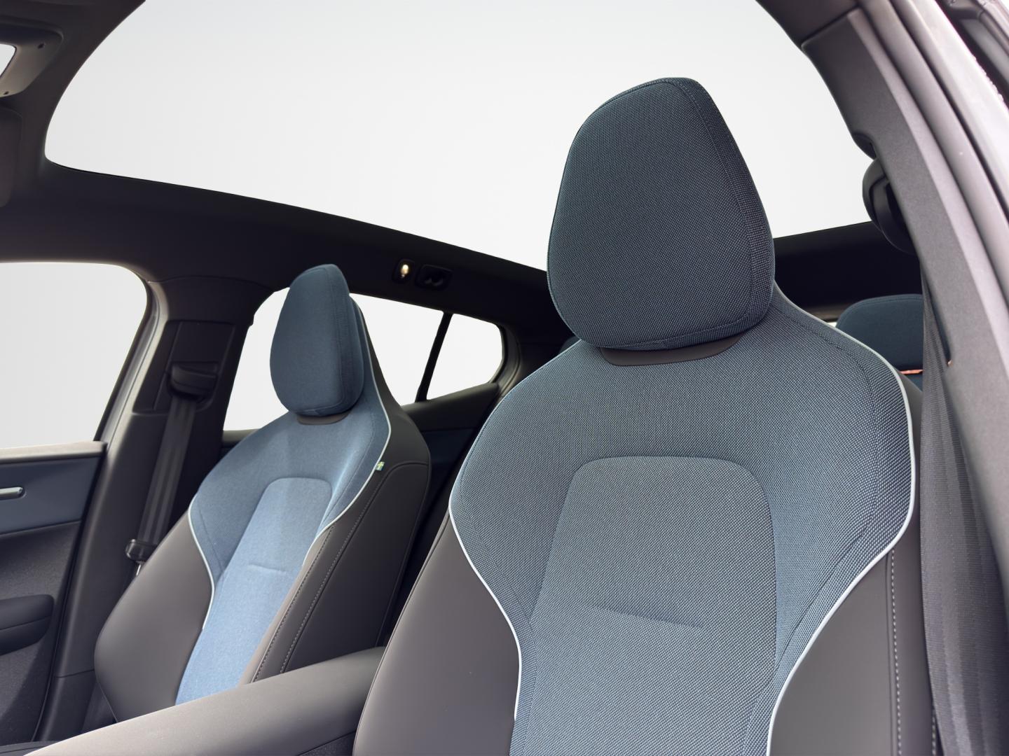 Volvo EX30 Cross Country