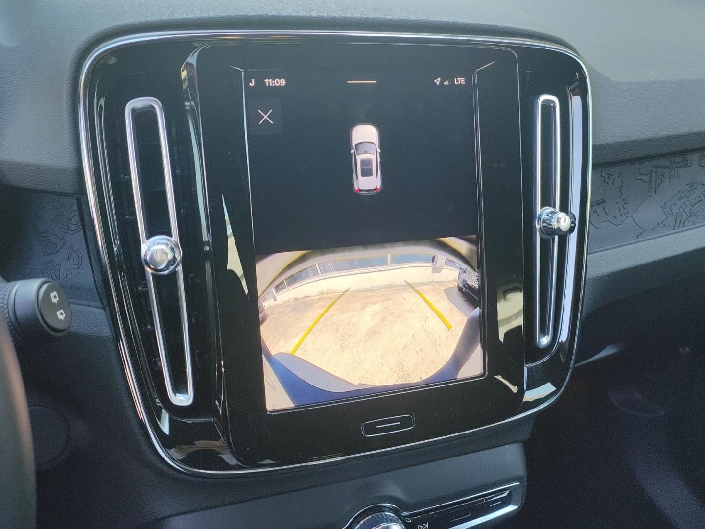 Volvo EX40