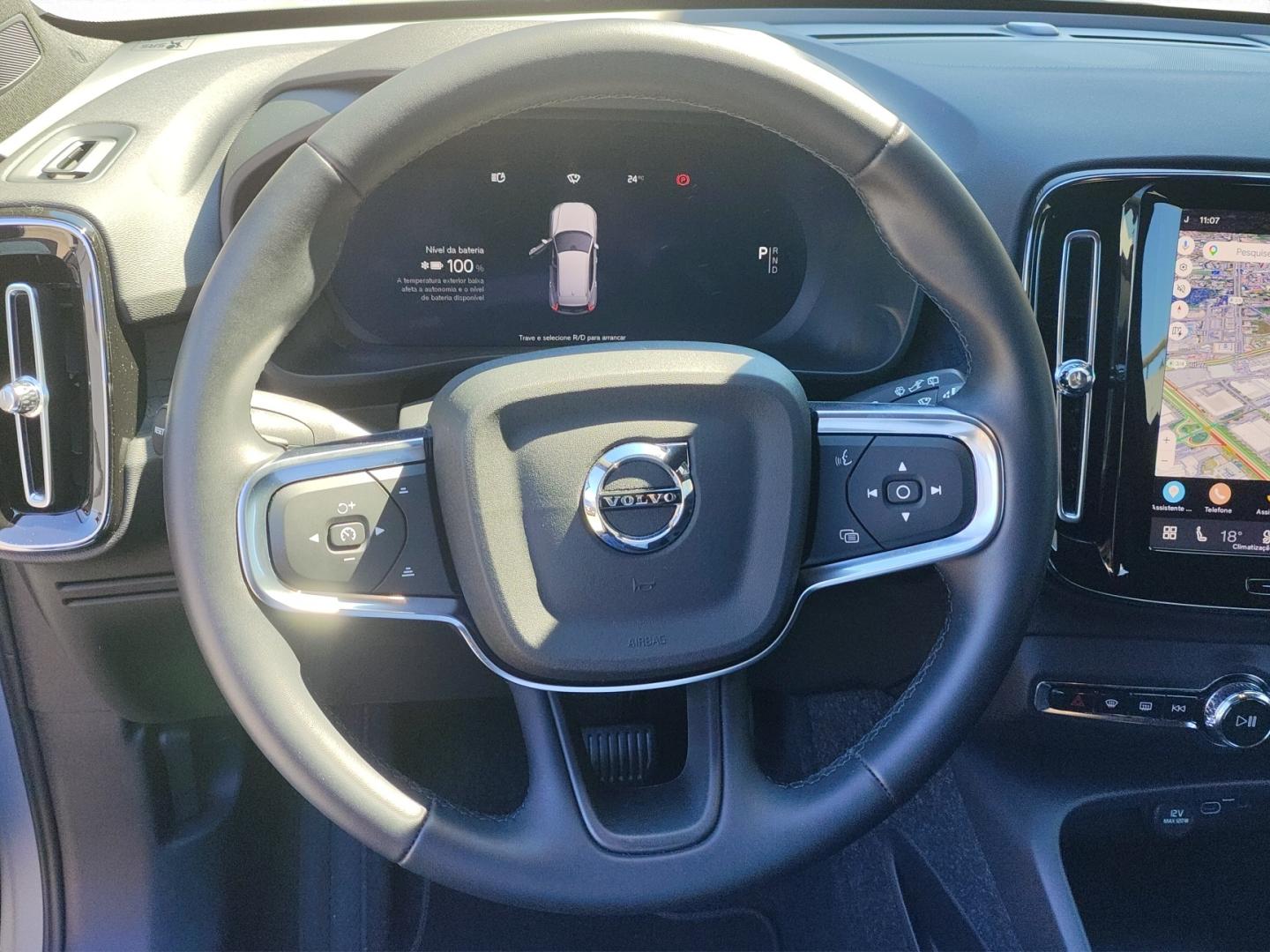 Volvo EX40