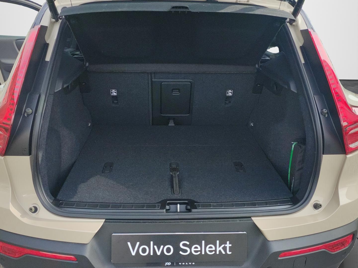 Volvo EX40